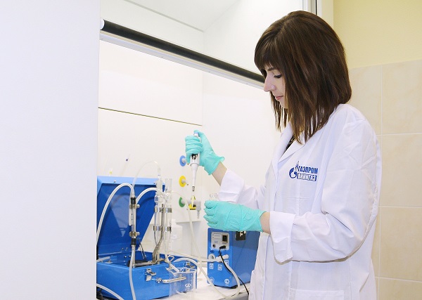 Gazprom develops innovative product for oil spill cleanup