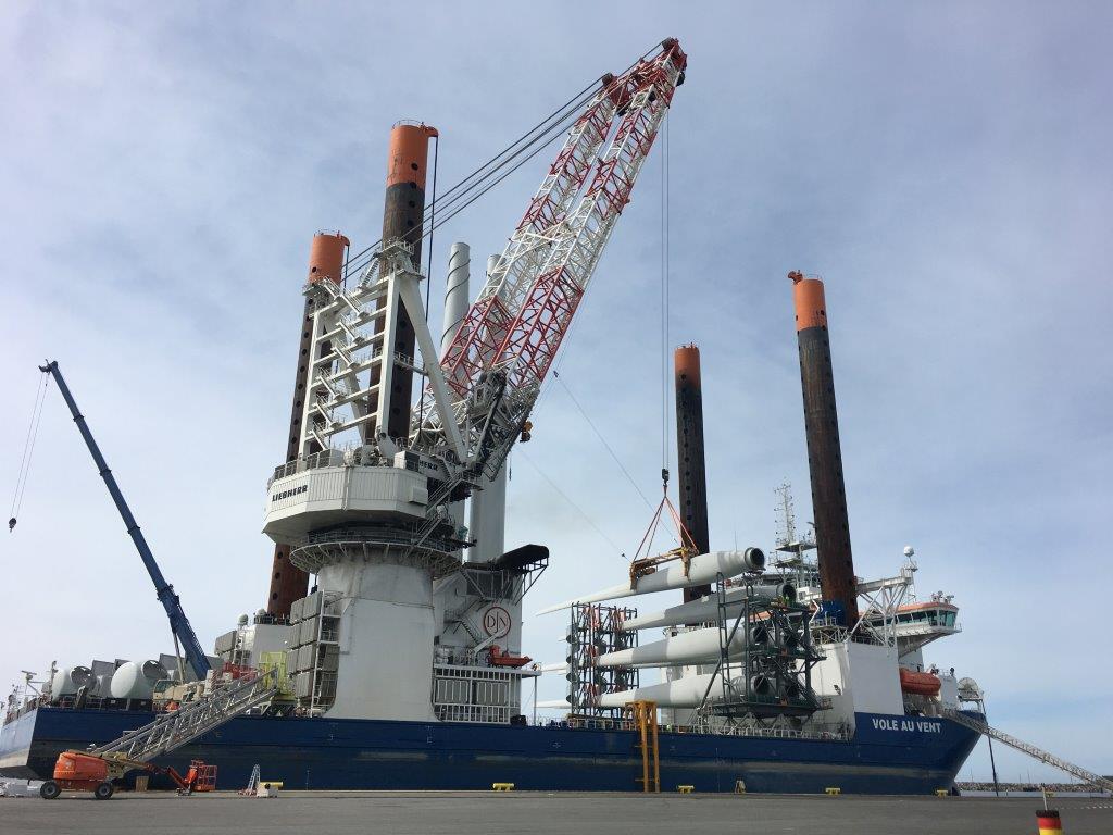 FINISHING OFF TAHKOLUOTO TURBINE INSTALLATION